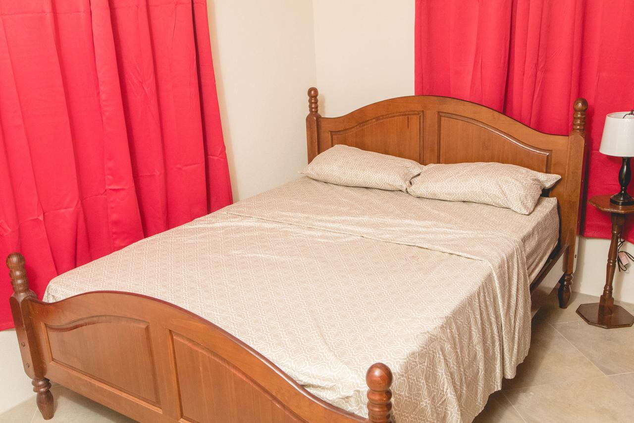Frontline Apartments Christ Church Buitenkant foto