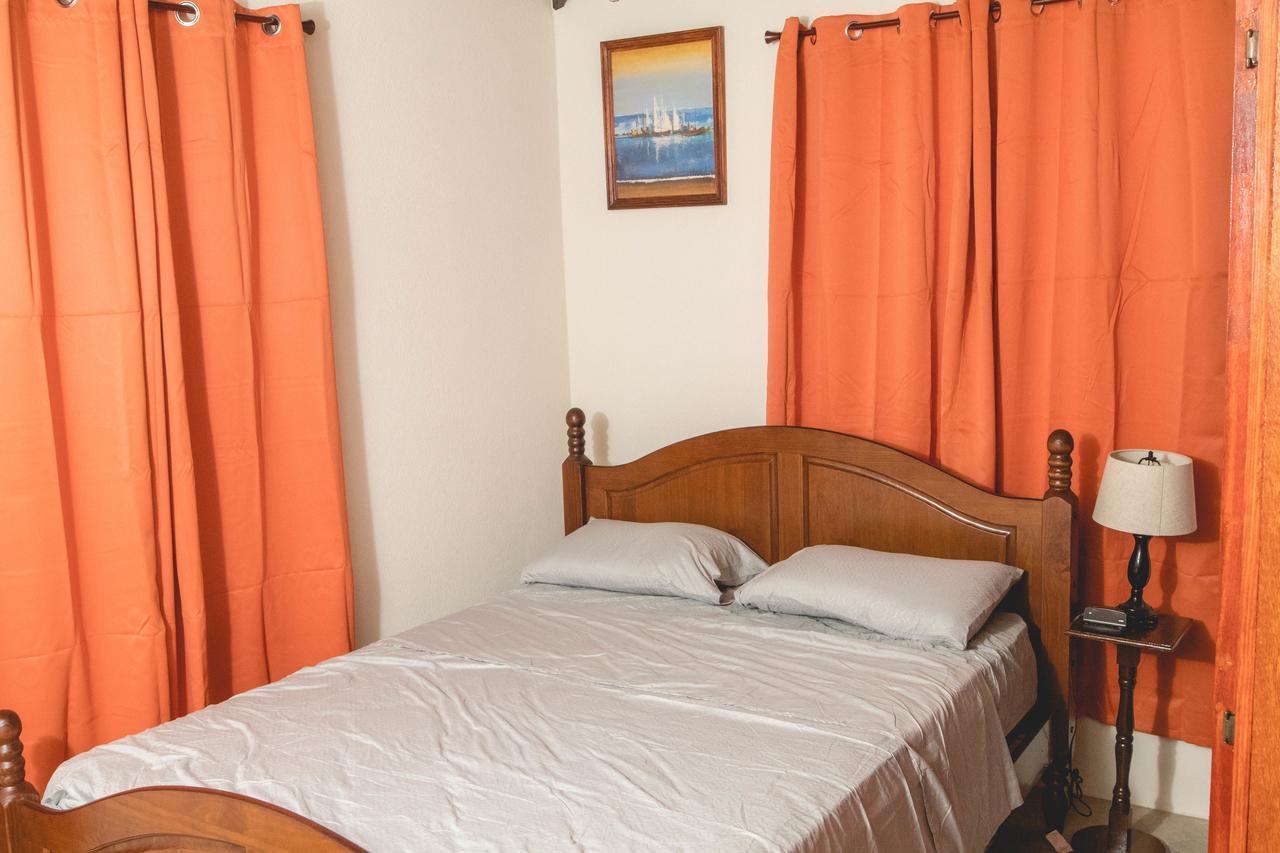 Frontline Apartments Christ Church Buitenkant foto