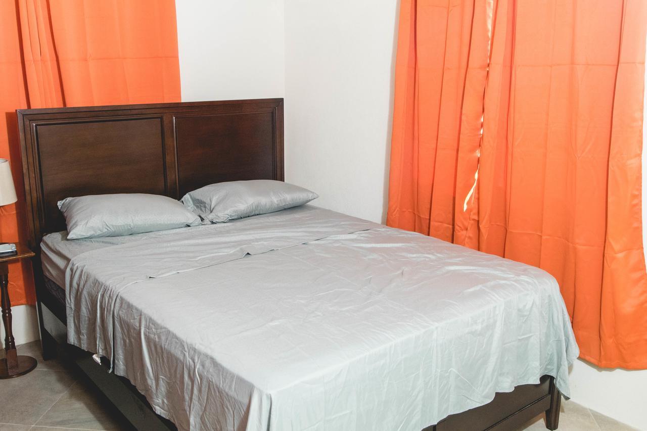 Frontline Apartments Christ Church Buitenkant foto